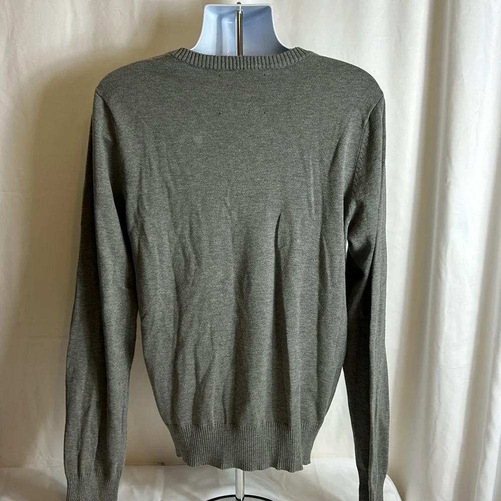 Abercrombie and Fitch Men’s Size Large Gray Long Sleeve V Neck Pullover Sweater
